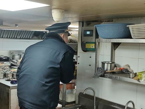 從市容衛(wèi)士到安全守護(hù)者,普陀城管用專業(yè)與溫度保障商戶燃?xì)獍踩? />
</a>
<span><a href=